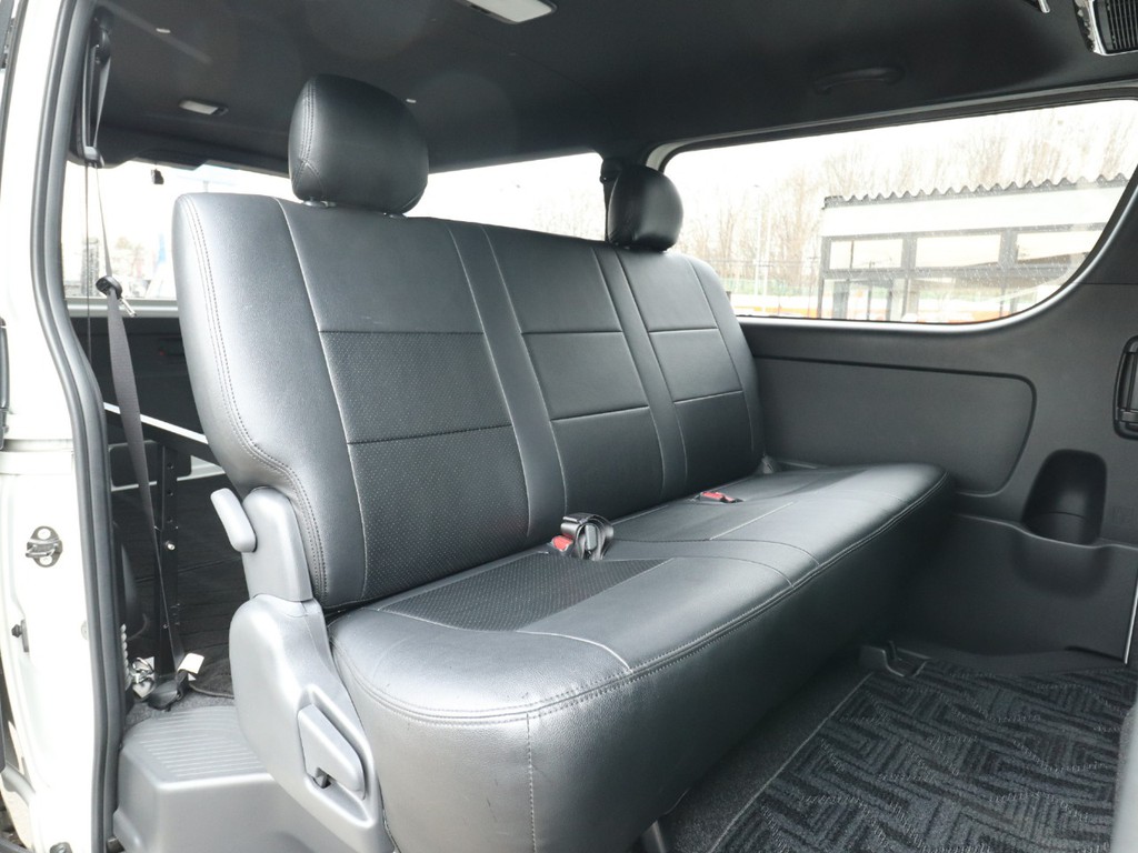 特別仕様車専用セカンドシート！