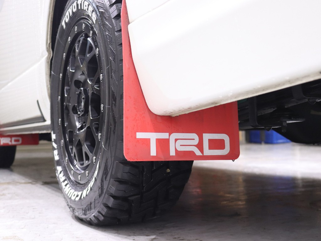 ＴＲＤマットフラップ（レッド）付きです！