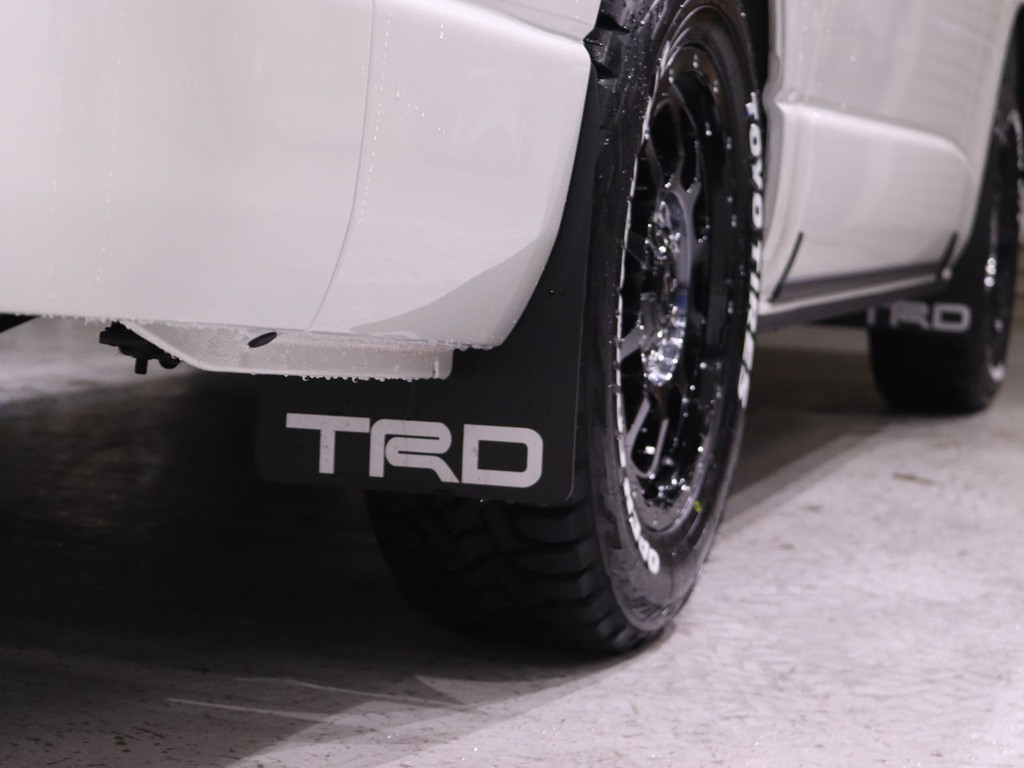 TRDマッドフラップ付き！