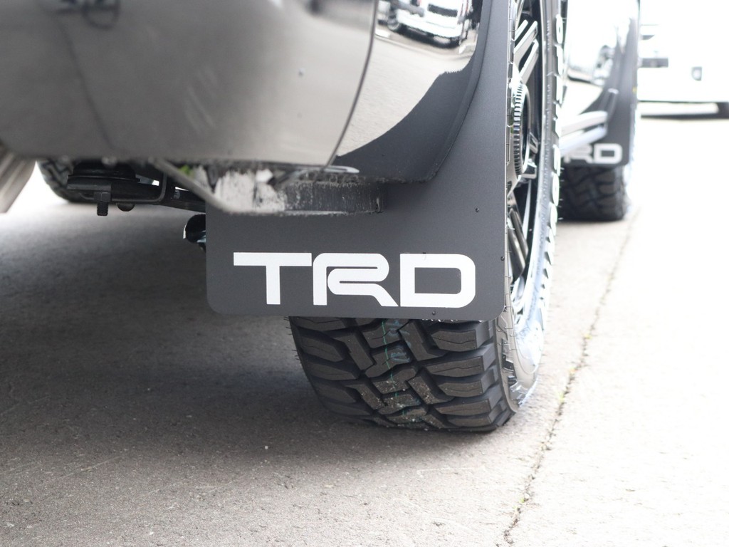 TRDマッドフラップをインストール！