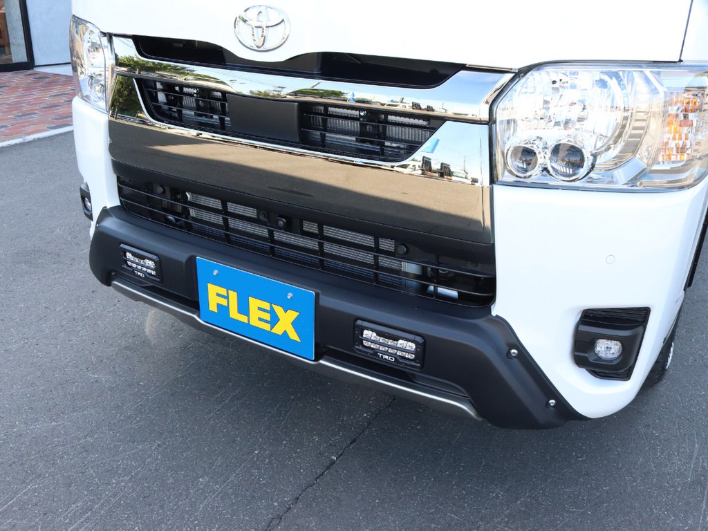TRDフロントスポイラー完備！