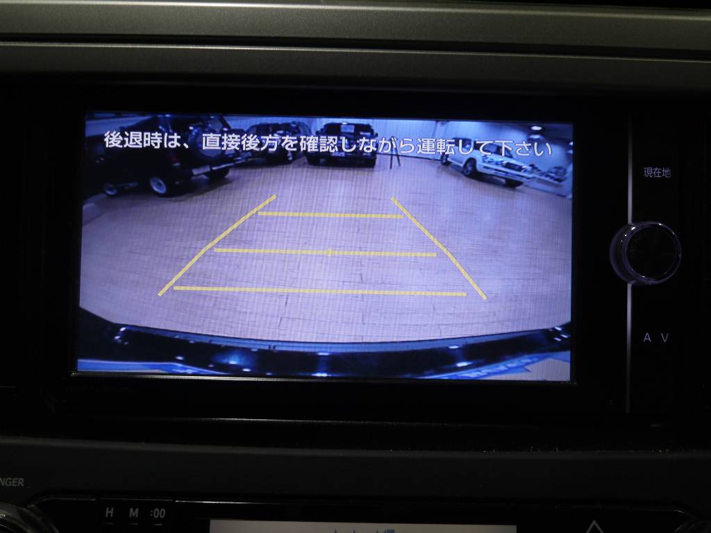 バックカメラも装備されておりますので、車庫入れも安心ですね！