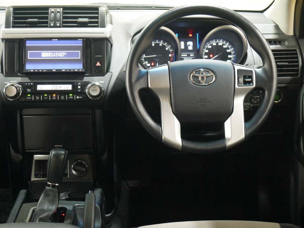 運転のしやすいステアリング！太さや握りやすさも最適です！