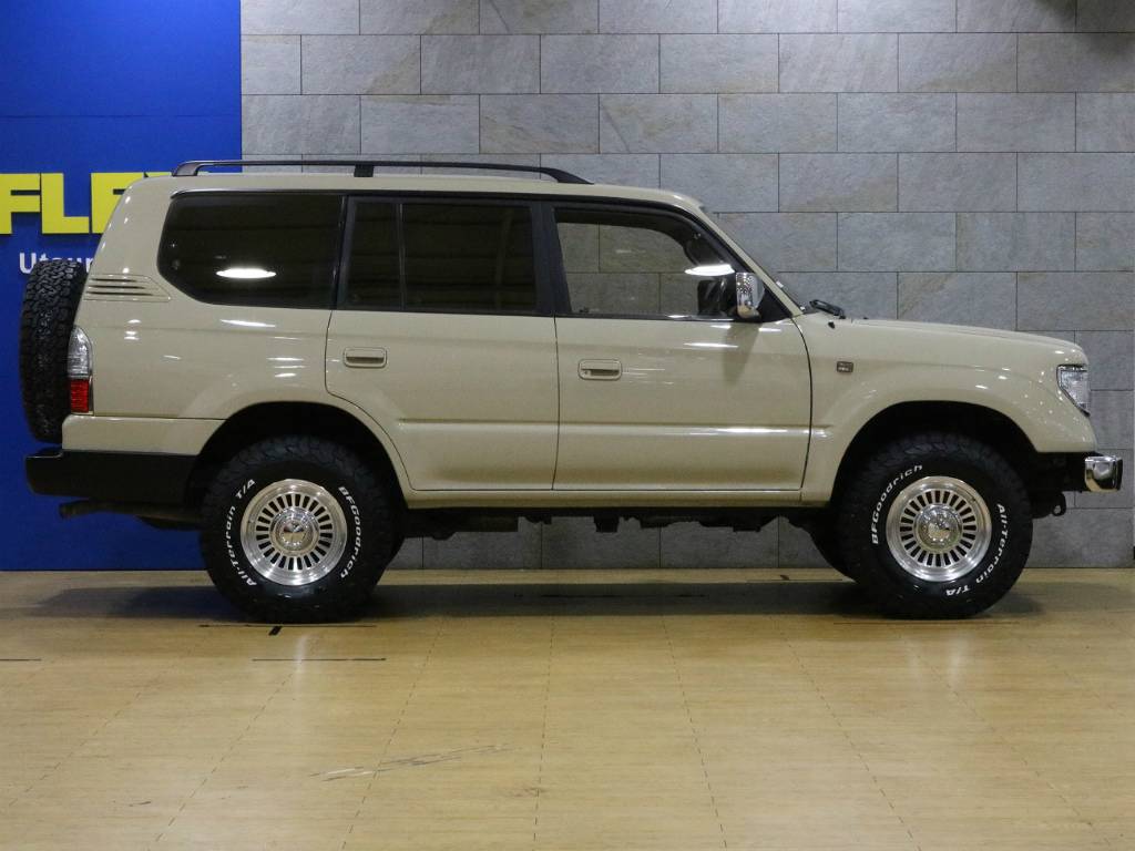 ノーマル車高！リフトアップもお気軽にご相談下さい！また、リノカ車両は予約も受け付けておりますので、お好みのスタイルにカスタマイズもご相談下さい！