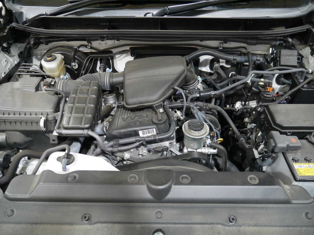 タイミングチェーンタイプの２７００ＣＣエンジン！
