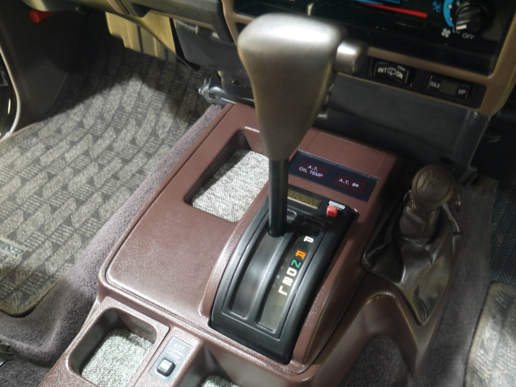 シフトノブも操作は簡単です！