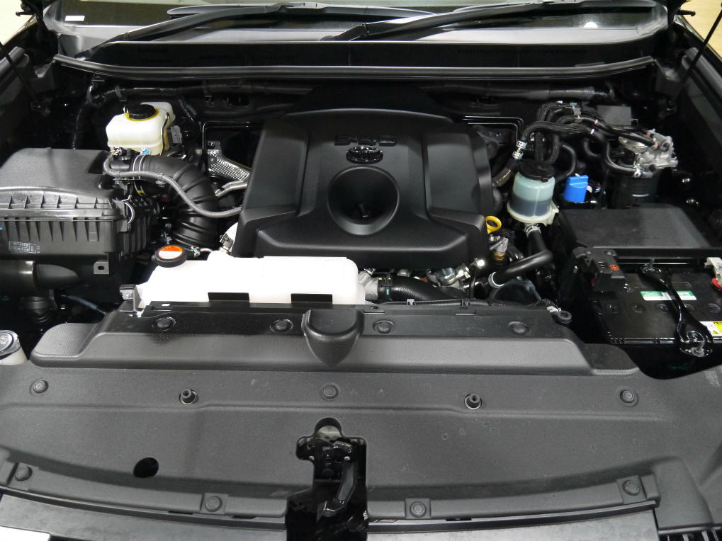 ディーゼルターボの２８００ＣＣエンジン！パワーもあり自慢のエンジンですよ！