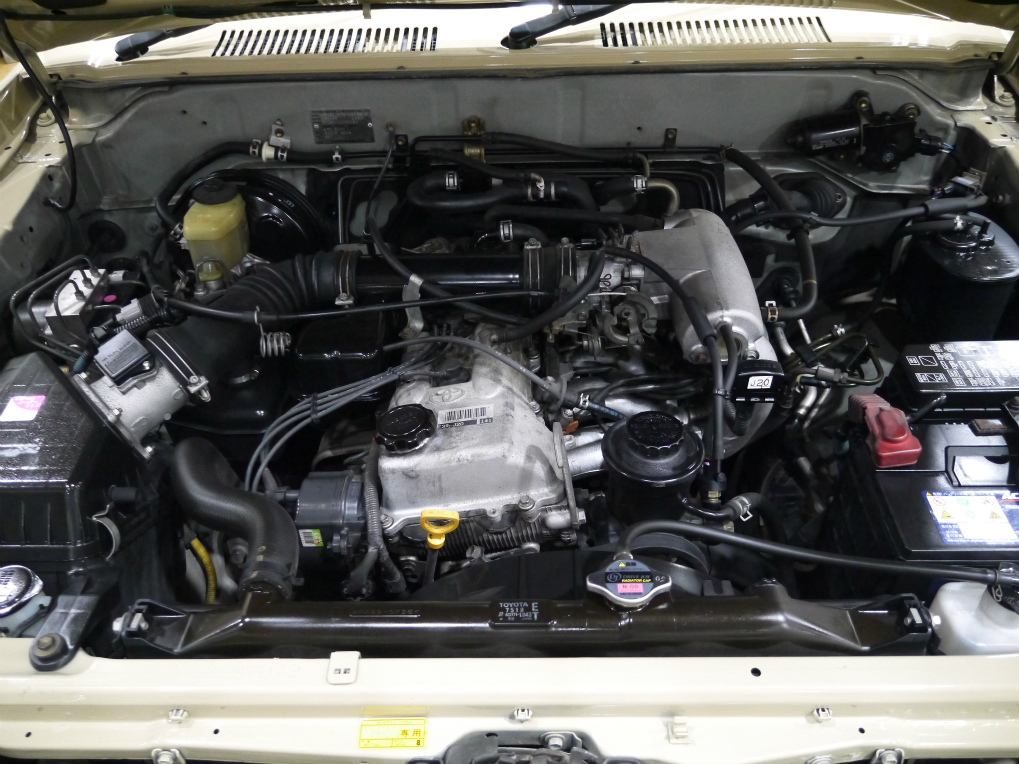 タイミングチェーンタイプの２７００ＣＣエンジン！