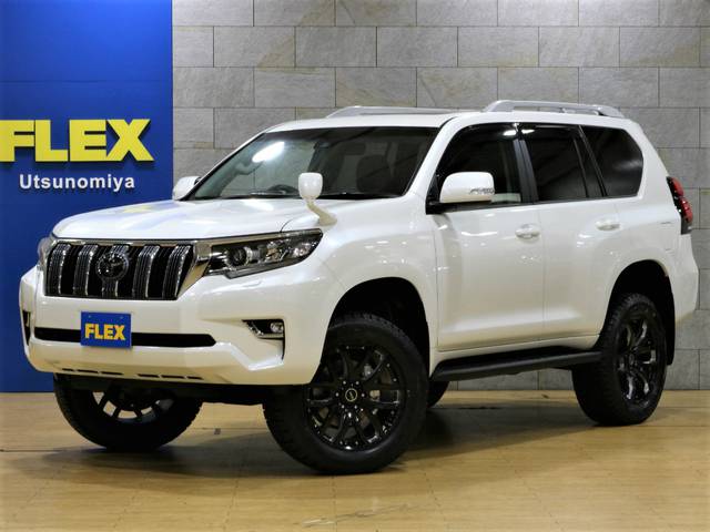 新車未登録のランクル１５０プラドLパッケージ！本革シート、サンルーフ、寒冷地など装備も抜群！７人乗り！