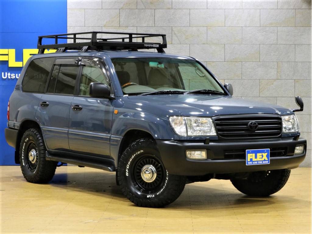 大きさの割に取り回しもしやすく、運転もとっても楽々です。アウトドアへの車両としても最適ですね！