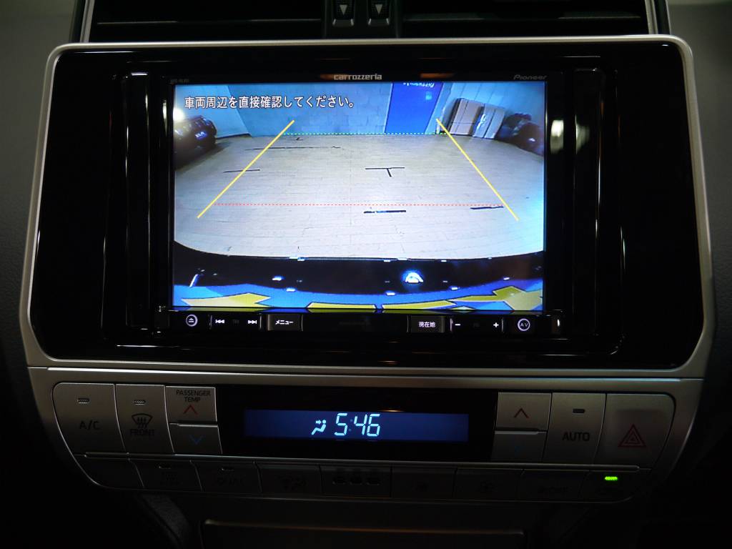 バックカメラも連動しておりますので、車庫入れも安心です！