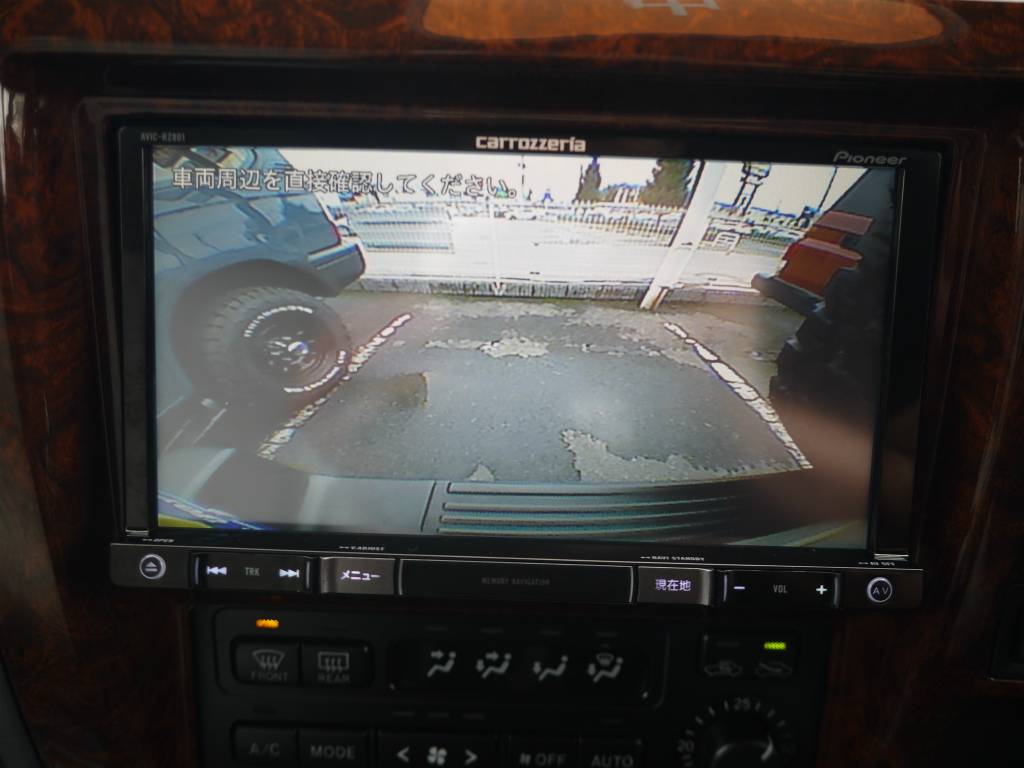 バックカメラも連動しておりますので、車庫入れも安心です！