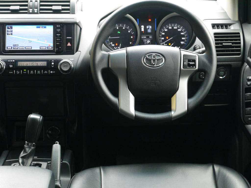 ハンドルは握りやすい太さなので、運転もとってもしやすいです！