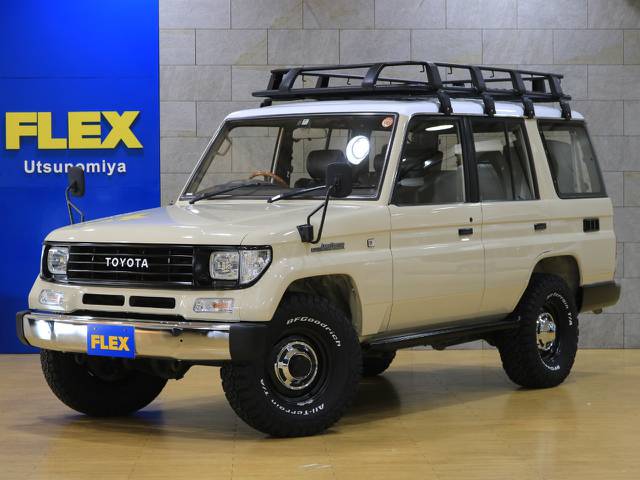 人気の78プラド！キャンパー仕様完成！サンドベージュ×ルーフホワイトに加えルーフラックのカスタム！