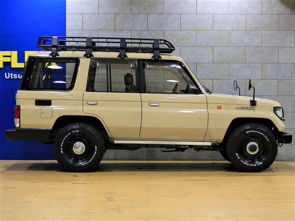 ノーマル車高！リフトアップ等のカスタムも多数実績がありますのでお気軽にご相談下さい！