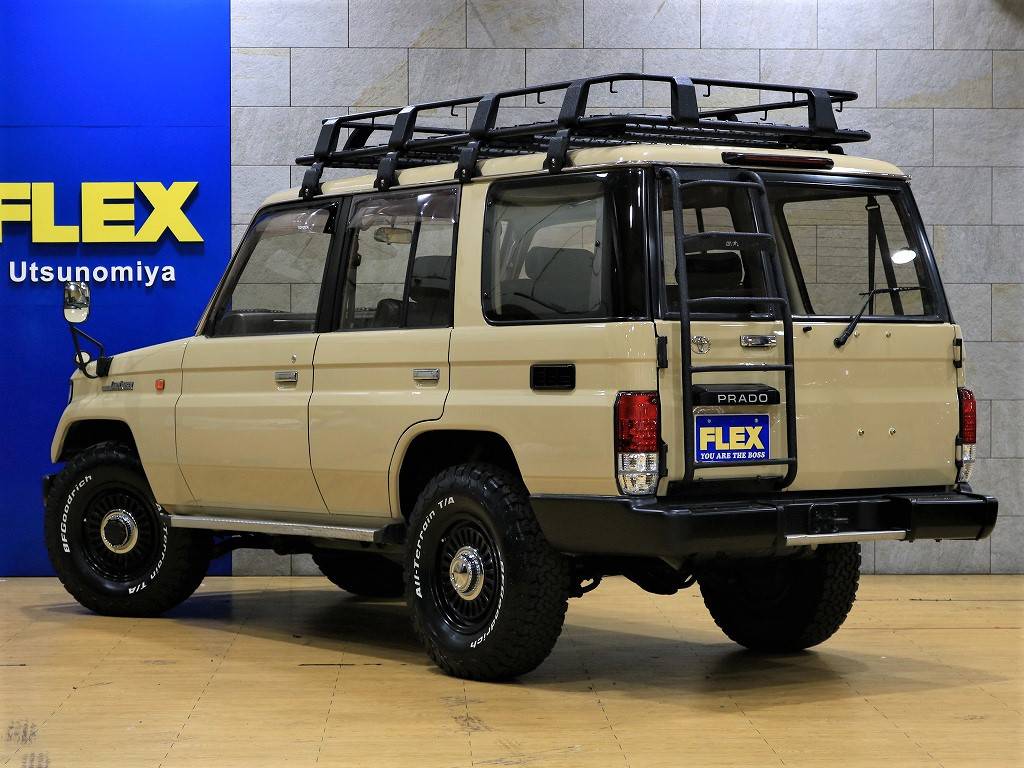 当店は工場併設店舗ですので、ご納車後のアフターメンテナンスを始めとしてカスタム、車検も承っておりますのでお任せください！