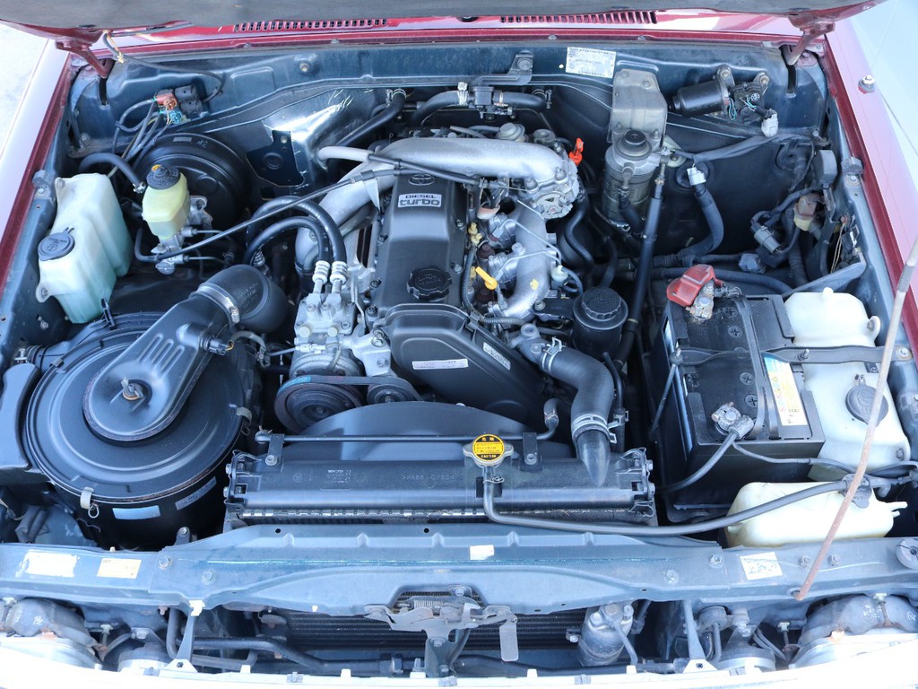 エンジンは3000ccディーゼルターボ！トヨタディーゼルエンジンの中でも信頼性ピカイチとの呼び声高い、評価の高いエンジンです！
