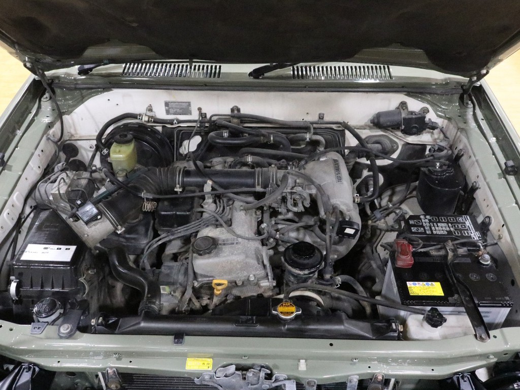 ２７００ｃｃのエンジンルーム☆パワーやトルクを是非感じて下さい☆