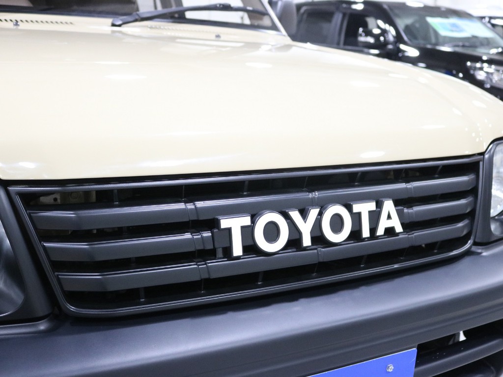 フロントグリルはTOYOTAロゴグリル！！