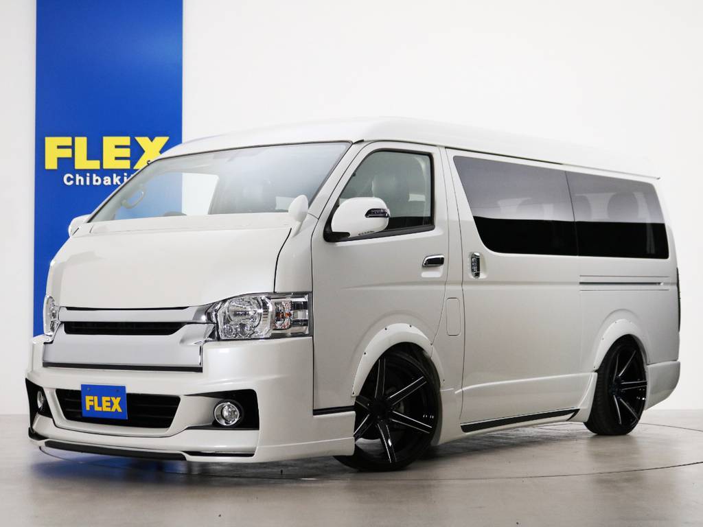 ダイナスティエアロバンパー・ギブソングラファムボンネット＆ワイパーカウルで決まったフロントフェイス！