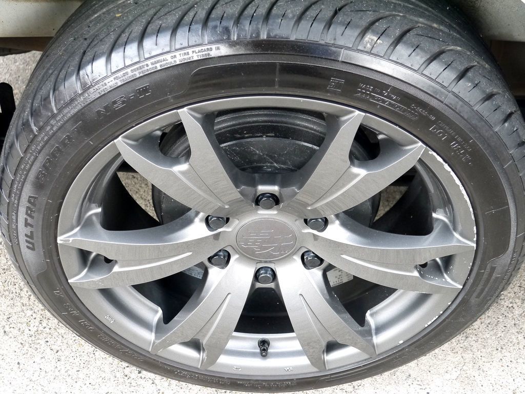 足元には４１５ＣＯＢＲＡ 毒牙１８インチをセット！！