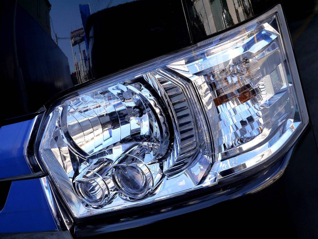メーカーオプション ＬＥＤヘッドライト完備！！