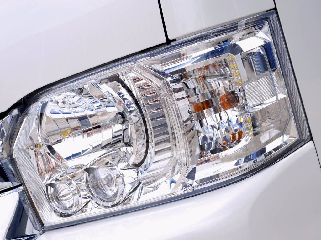 メーカーオプション ＬＥＤヘッドライト完備！！