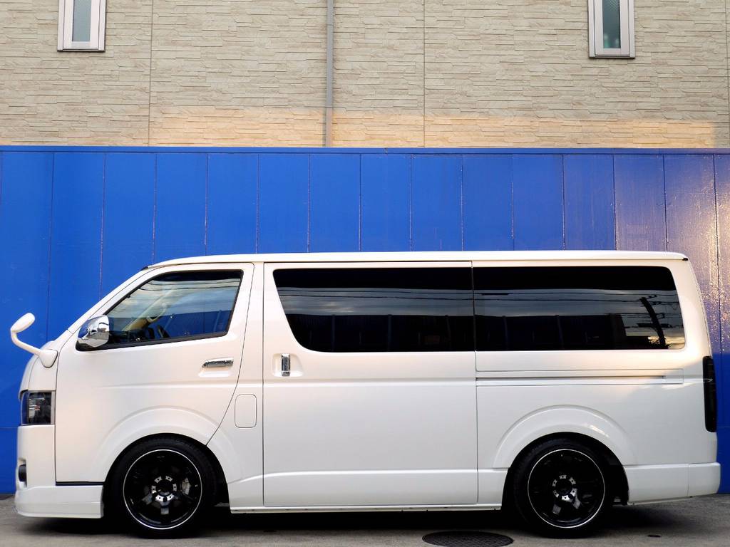 メーカーオプション 両側パワースライドドア完備！！フルエアロの追加オーダーもお任せください！！