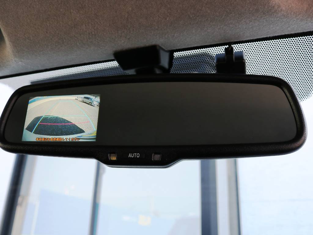 メーカーオプション　純正バックカメラ＋バックモニター内蔵自動防眩インナーミラー！
