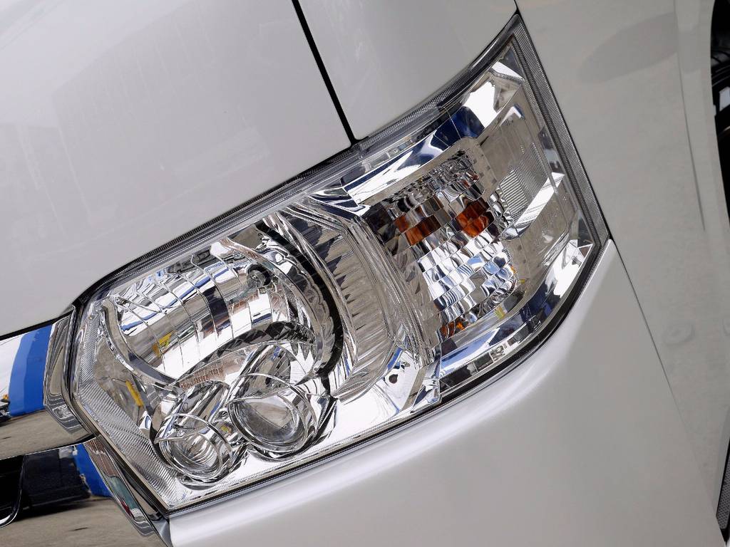 メーカーオプション ＬＥＤヘッドライト完備！！