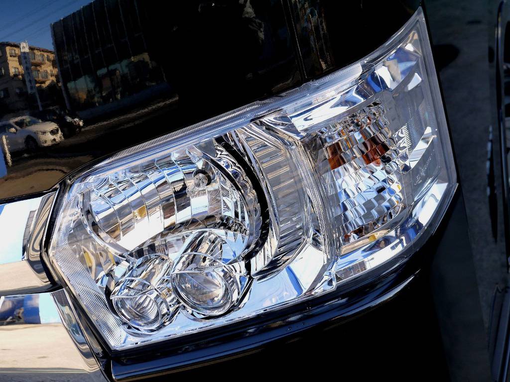 メーカーオプション ＬＥＤヘッドライト完備！！