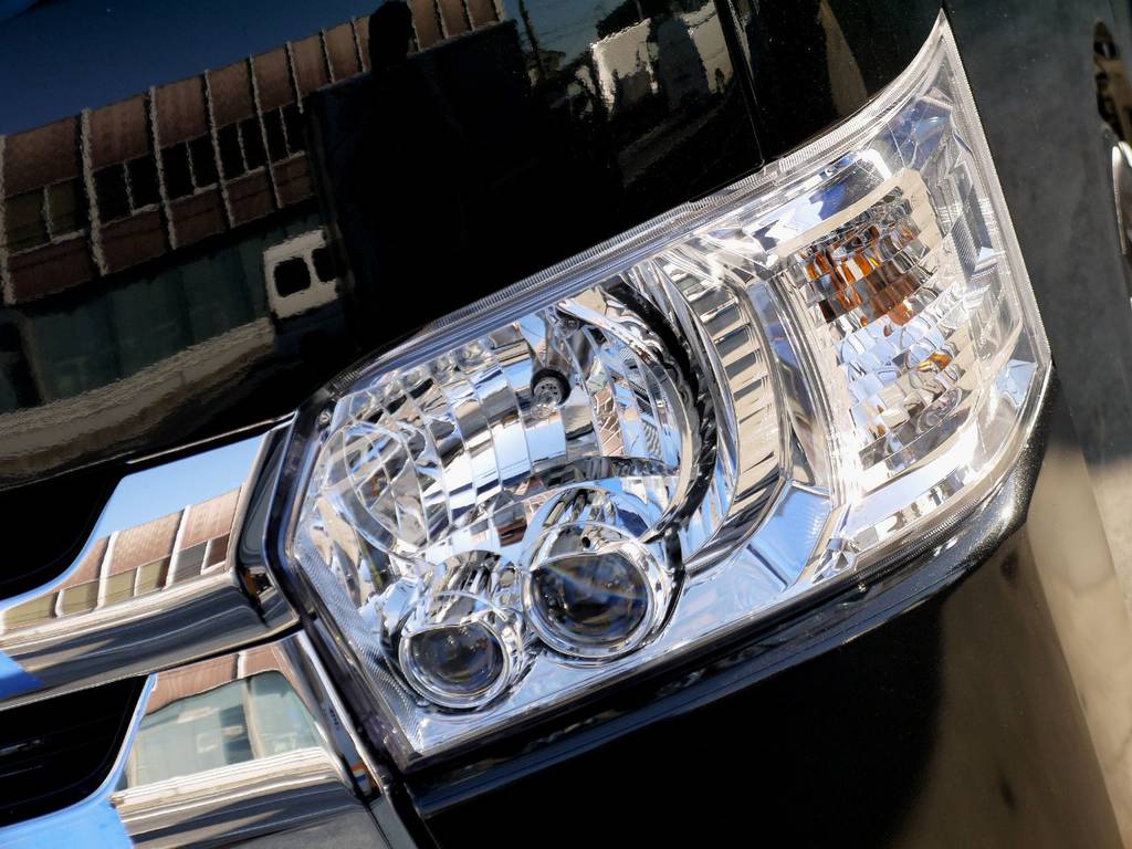 メーカーオプション ＬＥＤヘッドライト完備！！