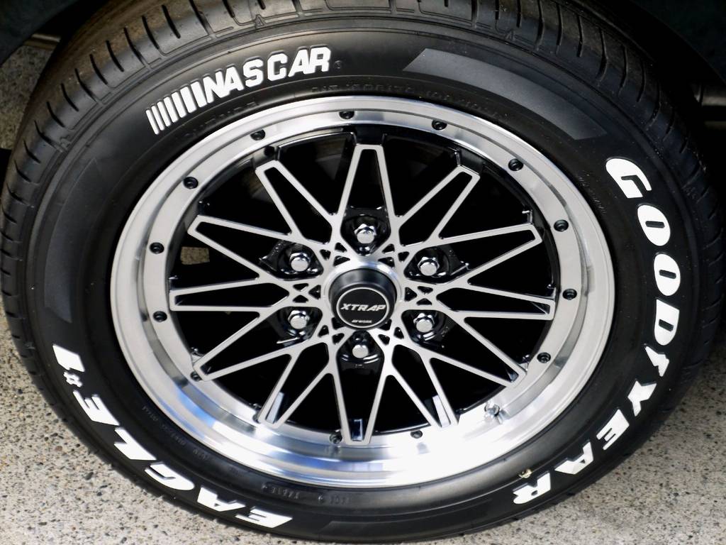 足元にはＷＯＲＫ エクストラップ ０３ＨＣ １７インチアルミ【Ｅｑｕｉｐ】にナスカータイヤをインストール！！
