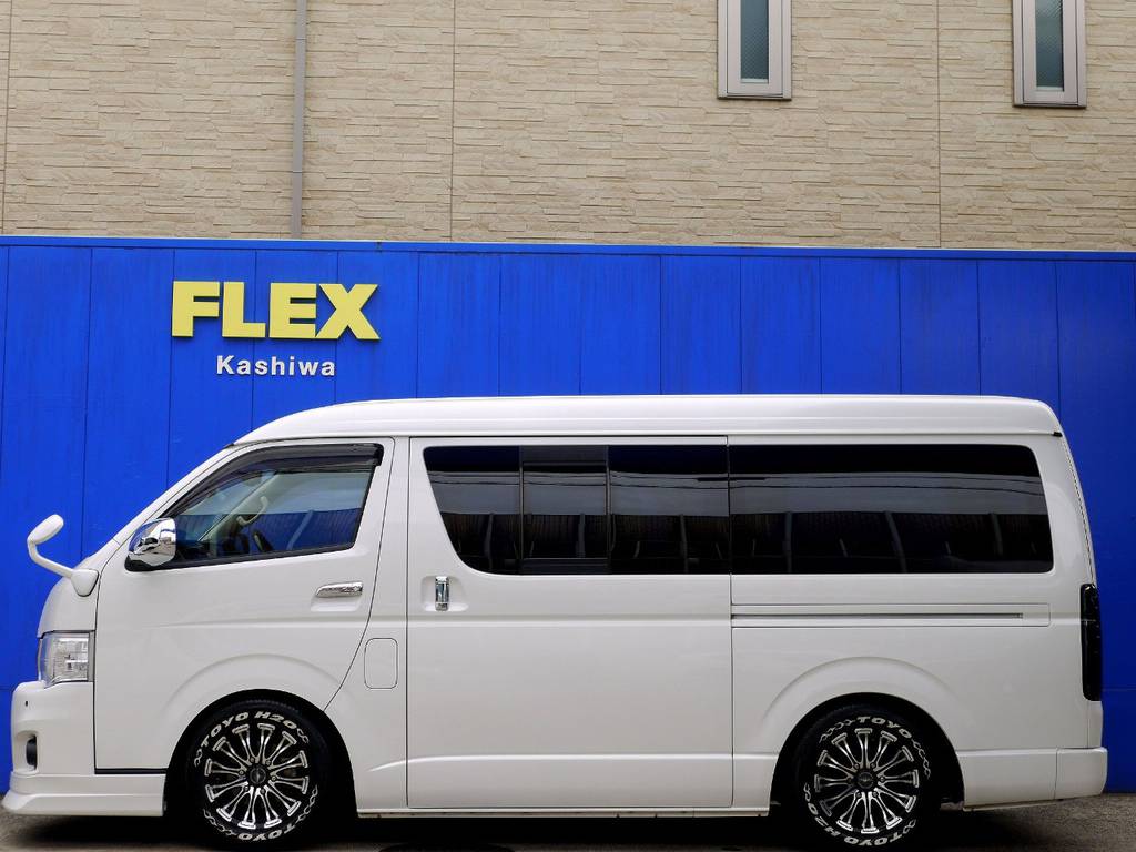 両側スライドドア完備！！フルエアロの追加オーダーもお任せください！！
