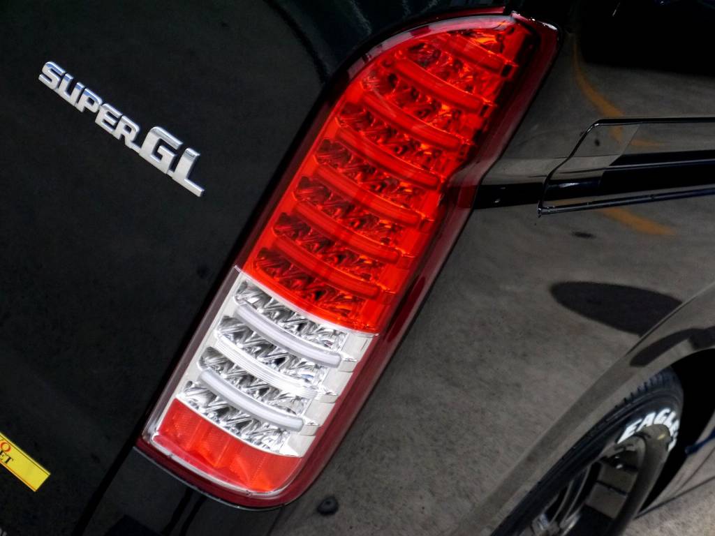 ヴァレンティ ハーフレッドＬＥＤテールをセット！！