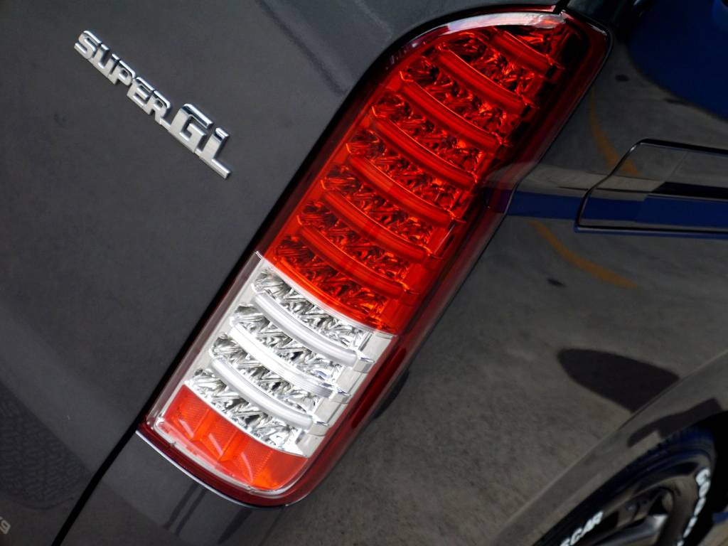 ヴァレンティ ハーフレッドＬＥＤチューブテールをセット！！