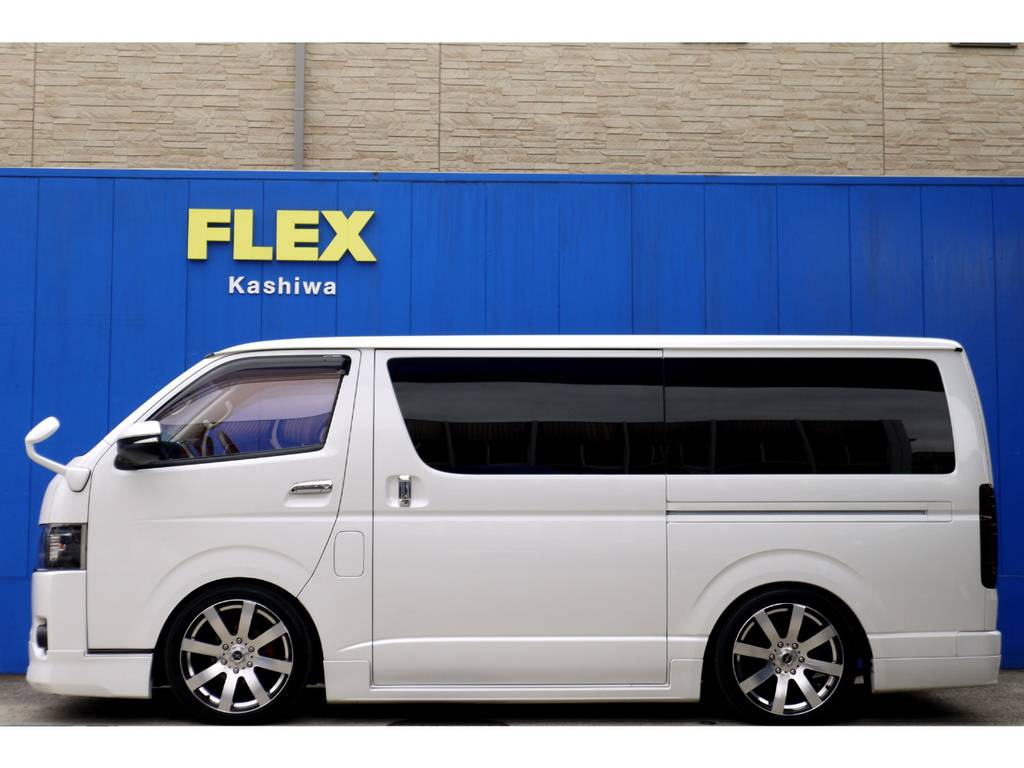外装フルエアロ仕上げ！！メーカーオプション 両側パワースライドドア完備！！