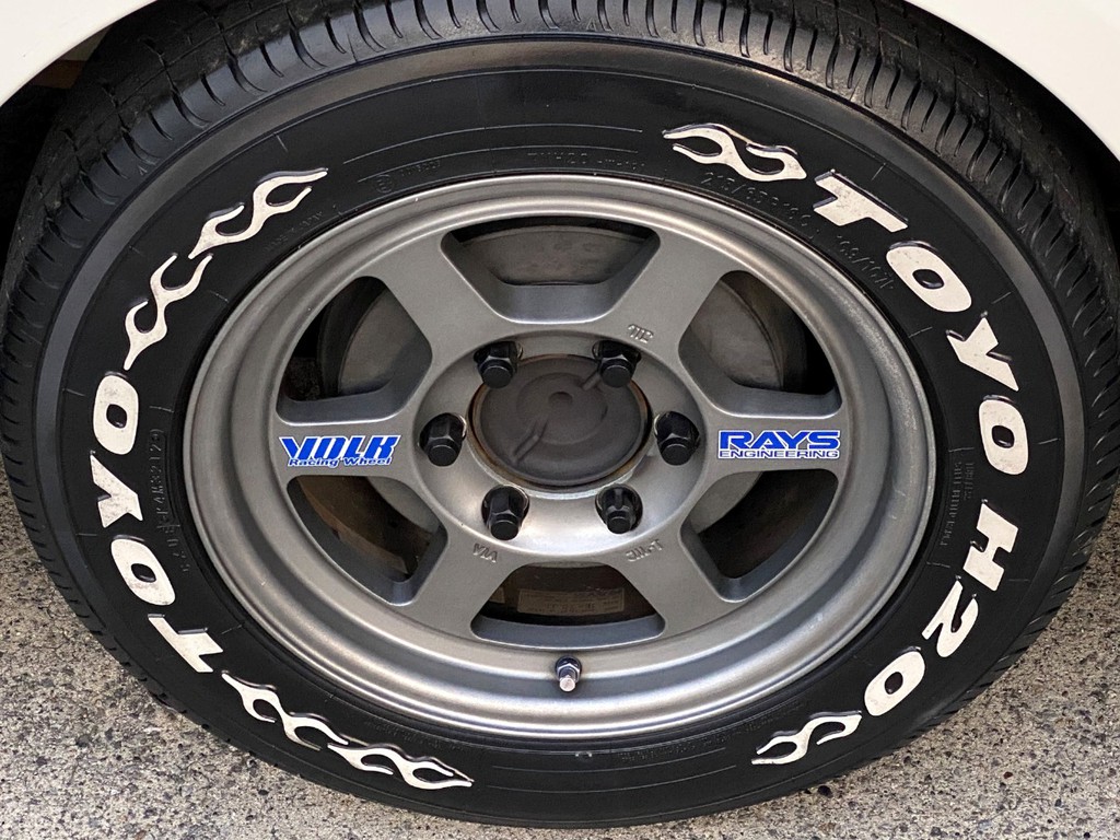 足元にはＷＯＲＫ ＶＯＬＫ ＲＡＣＩＮＧ１６インチアルミにＴＯＹＯ Ｈ２０タイヤをセット！！