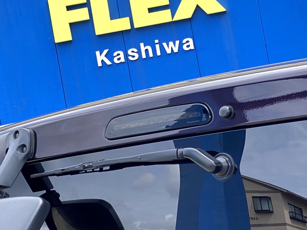 ヴァレンティ ブラックＬＥＤハイマウントをセット！！
