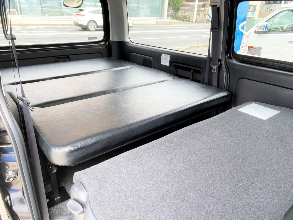 車中泊に便利なベットキット完備！！