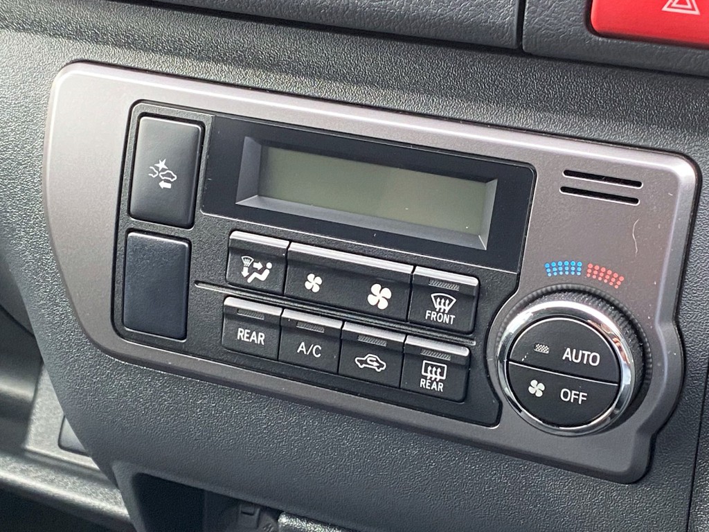 オートエアコン標準装備！！