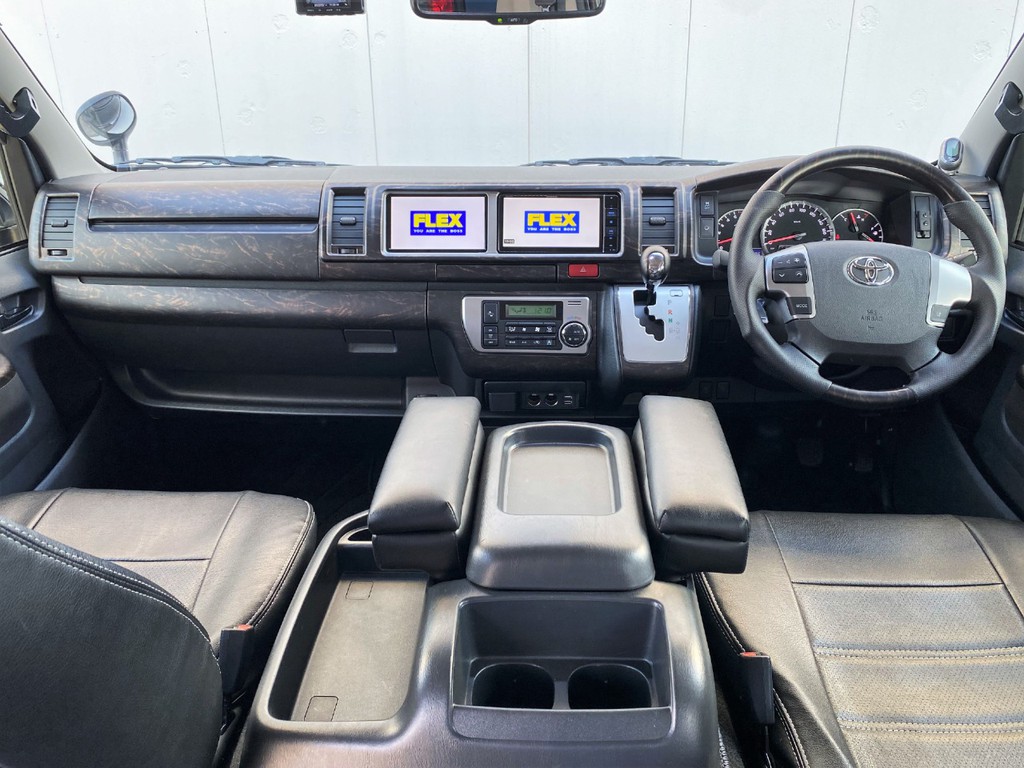 ＦＬＥＸオリジナル 艶消マホガニー黒木目＆ブラックレザー調シートカバーで高級感を演出！！