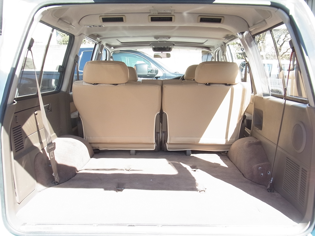 当車両は1NO登録車です。荷物も沢山詰めて、維持費も安いです！