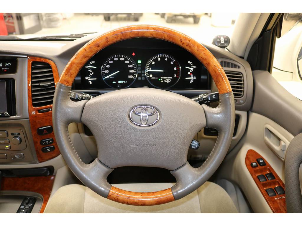 ウッドコンビステアリング