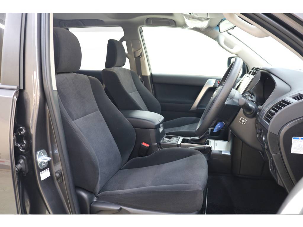 座り心地の良いモケットシート☆