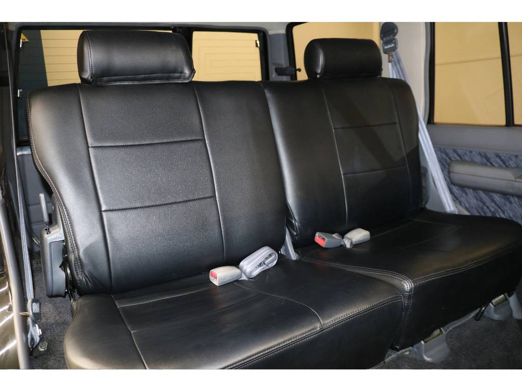 後部座席になります☆