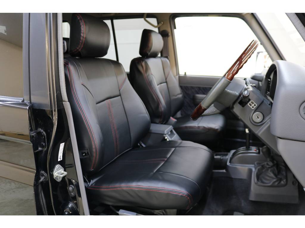 オリジナルシートカバー装着済みです♪