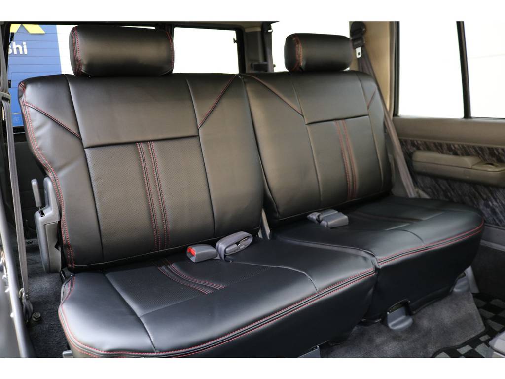 後部座席になります☆