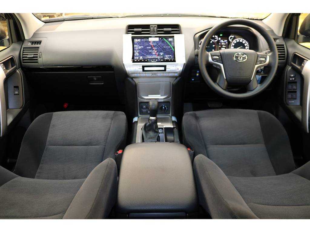 内装グレー基調☆汚れも目立ちにくい人気のカラーです♪