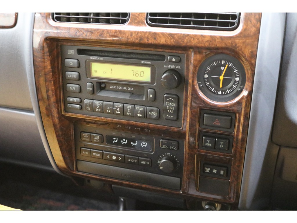 純正ＣＤオーディオ☆最新ナビ導入可能です♪